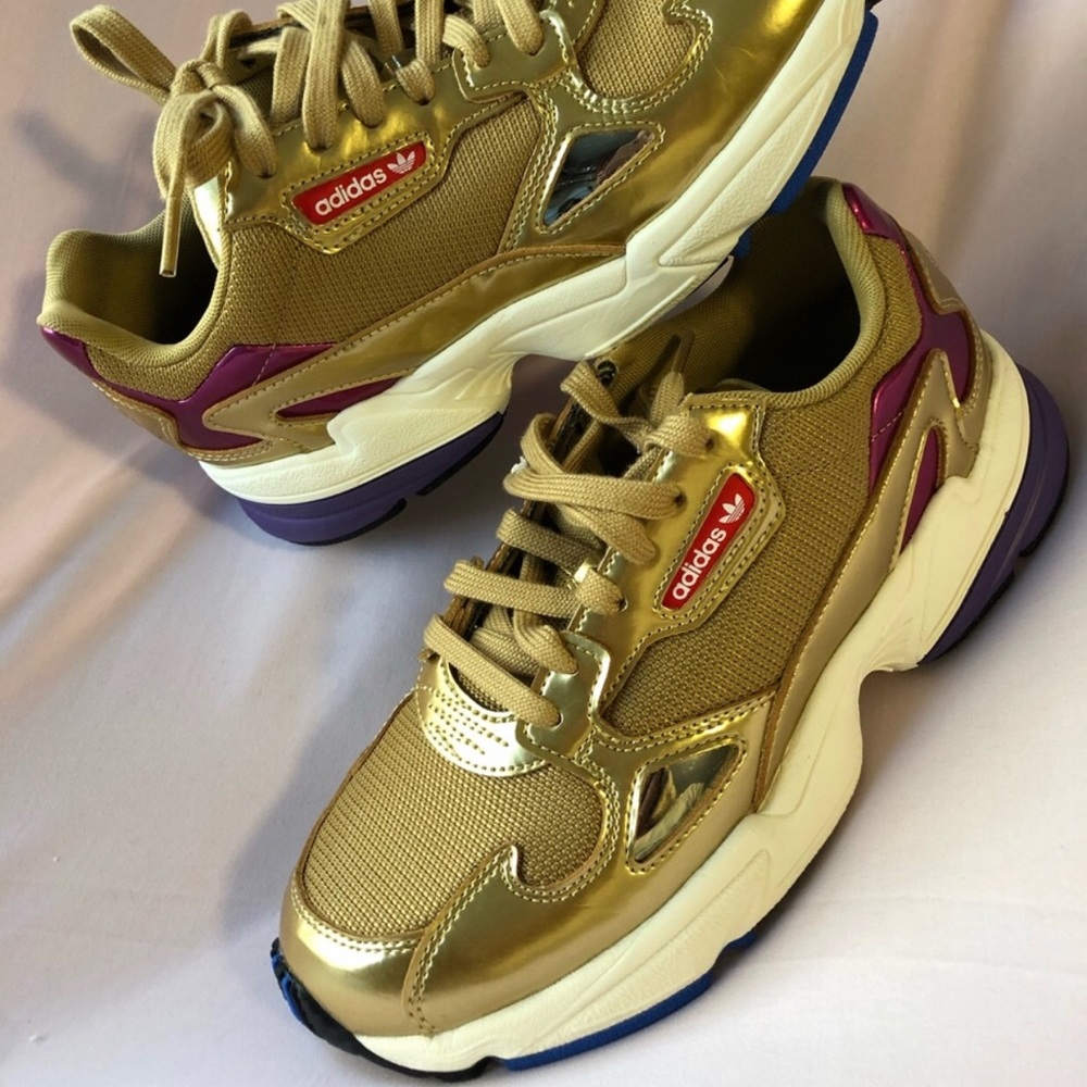 Adidas Falcons Gold ⚡️